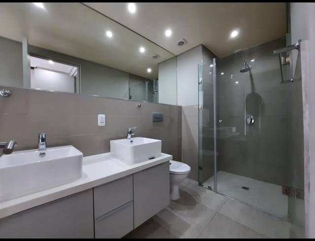 2 BEDROOM DUPLEX FOR SALE IN MENLO PARK